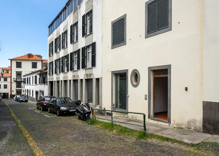 Quebra Costas I By An Island Funchal