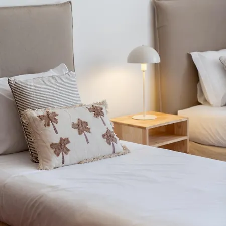 Quebra Costas I By An Island Apartment