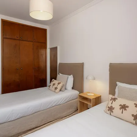 Apartment Quebra Costas I By An Island *