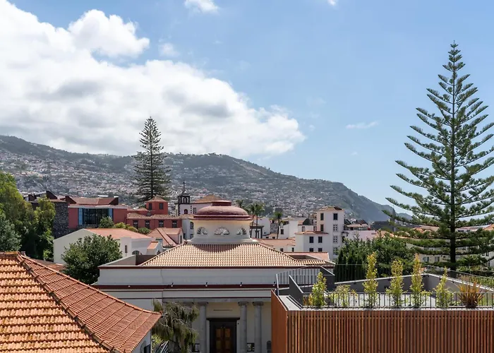 Quebra Costas I By An Island * Funchal (Madeira)