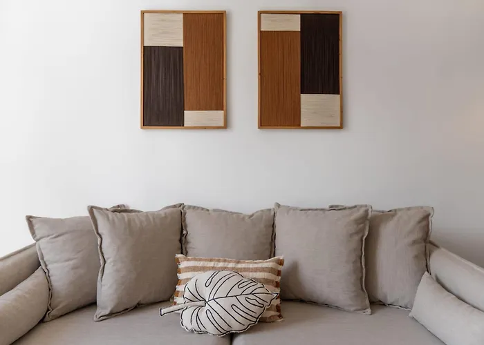 Quebra Costas I By An Island