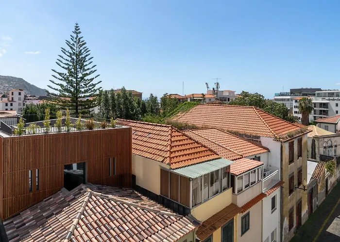 Quebra Costas I By An Island